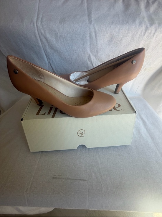 Life Stride Shoes - Life Stride Women's camel/Sienna Mid Heel Pumps